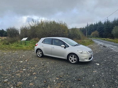 2010 - Toyota Auris Manual