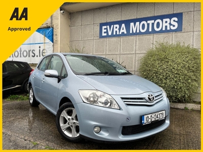 2010 - Toyota Auris Manual