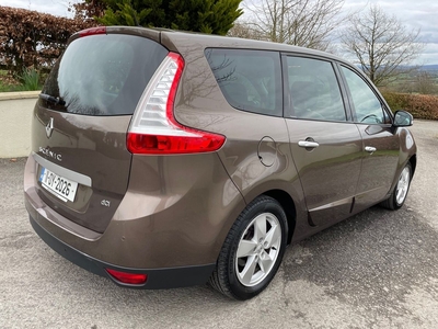 2011 - Renault Grand Scenic Manual