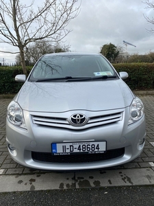 2011 - Toyota Auris Automatic