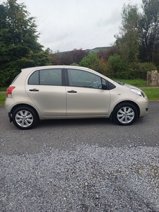 2011 - Toyota Yaris Manual