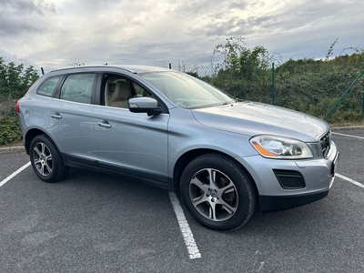 2011 - Volvo XC60 Manual