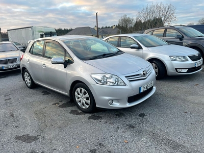 2012 - Toyota Auris Manual