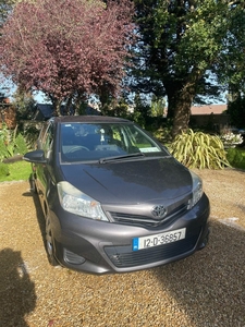 2012 - Toyota Yaris Manual