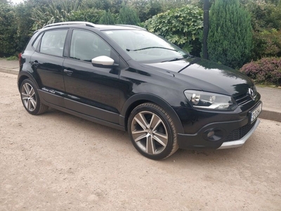 2012 - Volkswagen Polo Manual