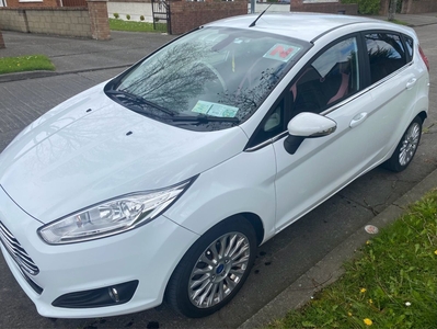 2013 - Ford Fiesta Manual