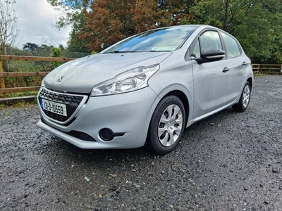 2013 - Peugeot 208 Manual