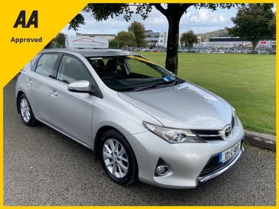 2013 - Toyota Auris Manual