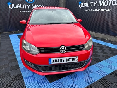 2013 - Volkswagen Polo Automatic