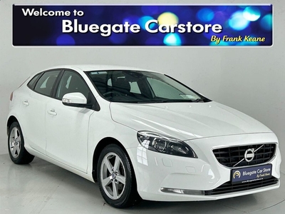 2013 - Volvo V40 Manual