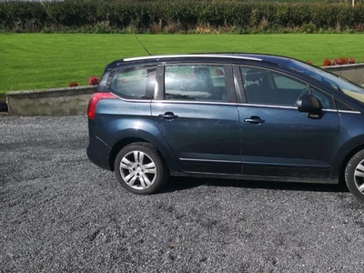 2014 - Peugeot 5008 Manual