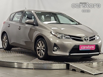 2015 - Toyota Auris Manual