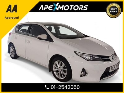 2015 - Toyota Auris Manual