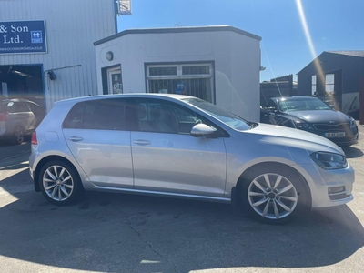 2015 - Volkswagen Golf Manual