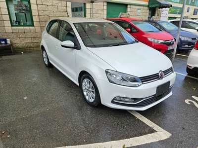 2015 - Volkswagen Polo Automatic