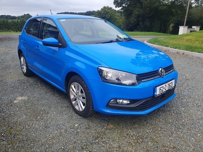 2015 - Volkswagen Polo Manual