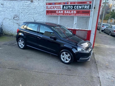 2015 - Volkswagen Polo Automatic