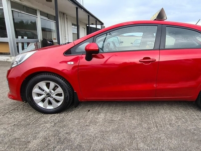 2016 - Kia Rio Manual