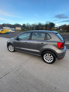 2016 - Volkswagen Polo Manual