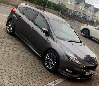 2017 - Ford Focus Manual