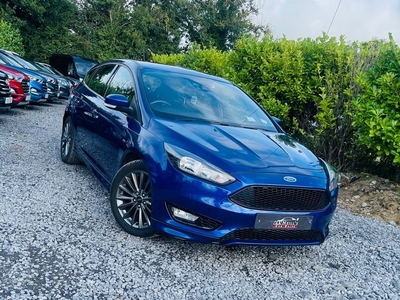 2017 - Ford Focus Manual