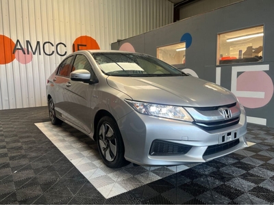 2017 - Honda Grace Automatic