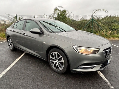 2017 - Opel Insignia Manual