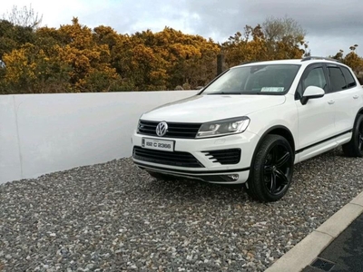 2018 - Volkswagen Touareg Automatic