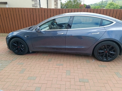 2019 - Tesla Model 3 Automatic