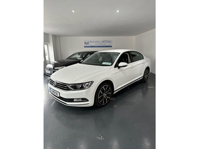 2019 - Volkswagen Passat Manual