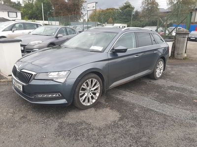 2020 - Skoda Superb Manual