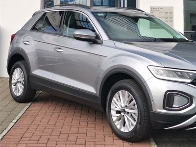 2023 - Volkswagen T-Roc Manual