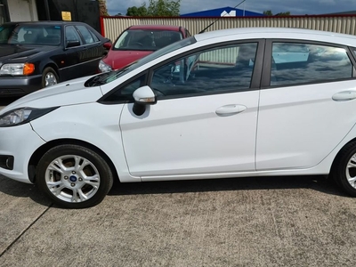 2016 - Ford Fiesta Manual