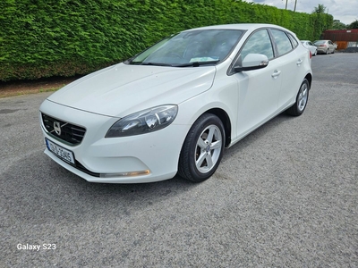 2013 - Volvo V40 Manual