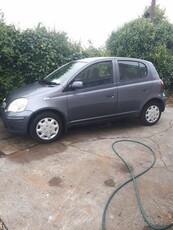 2004 - Toyota Yaris Manual