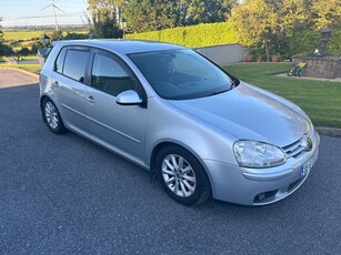 2008 - Volkswagen Golf ---