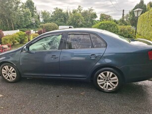 2009 - Volkswagen Jetta ---