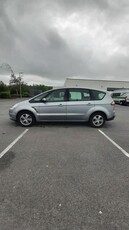 2010 - Ford S-Max ---