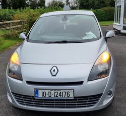 2010 - Renault Grand Scenic ---