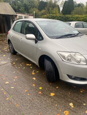 2010 - Toyota Auris ---