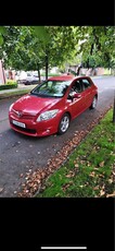 2010 - Toyota Auris ---