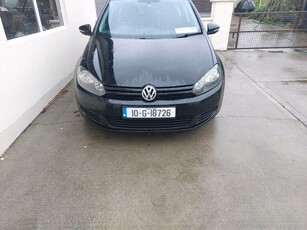 2010 - Volkswagen Golf ---