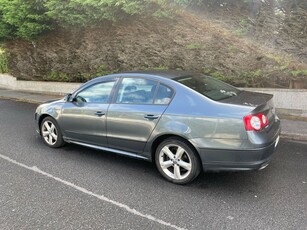 2010 - Volkswagen Passat ---