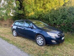 2011 - Opel Astra Manual