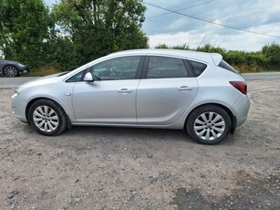 2011 - Opel Astra Manual