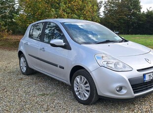 2011 - Renault Clio Manual