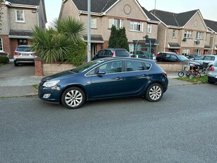 2011 - Vauxhall Astra ---