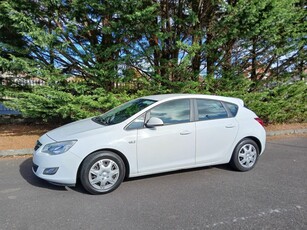 2011 - Vauxhall Astra ---