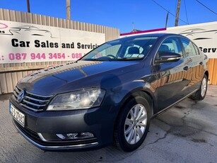 2011 - Volkswagen Passat Manual