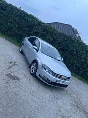 2011 - Volkswagen Passat Manual